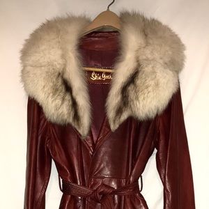 VINTAGE LEATHER TRENCH COAT WITH FUR COLLAR